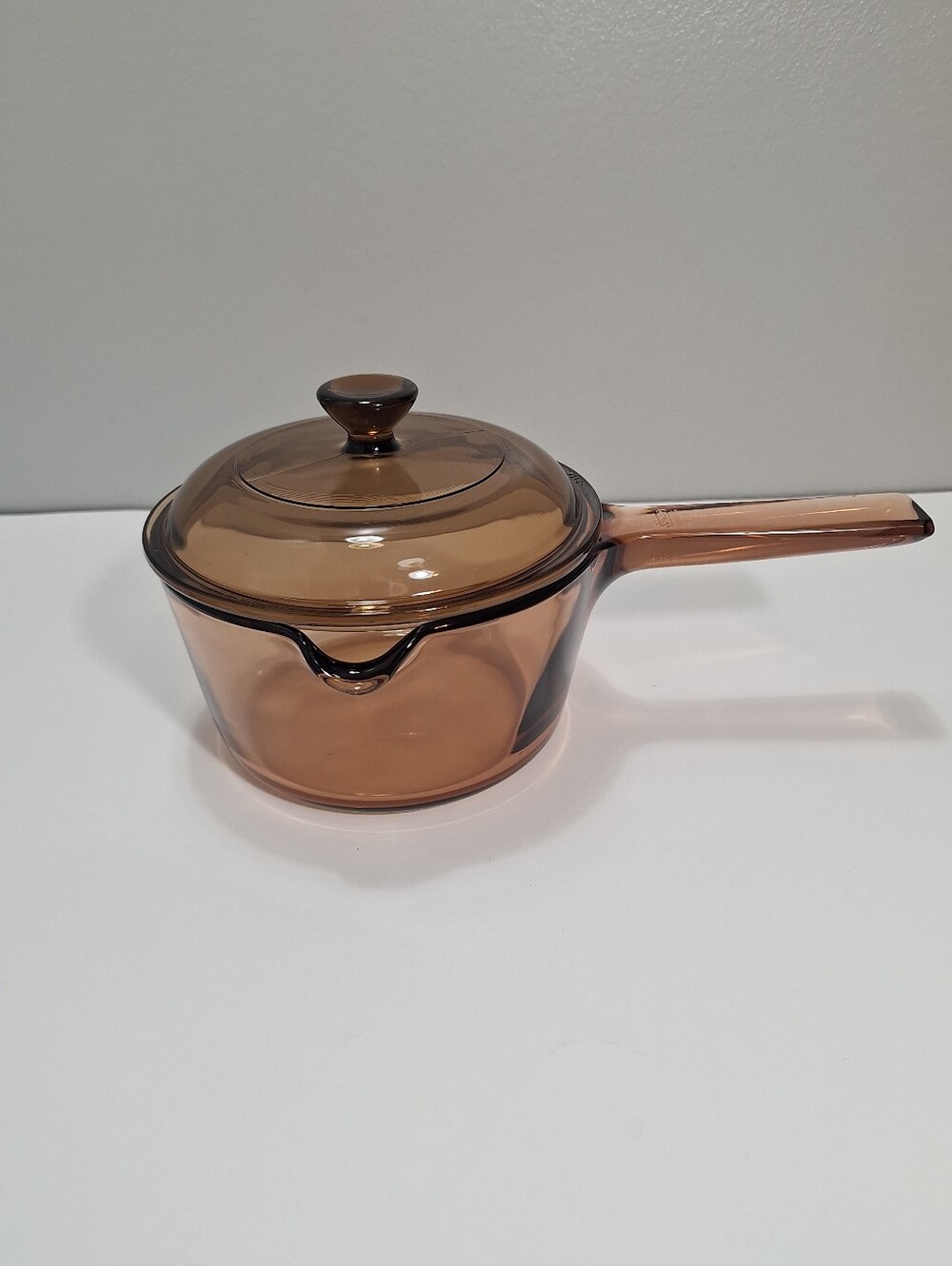 Vintage Pyrex Visions Amber Glass 1L Sauce Pan Pour Spout With Lid USA